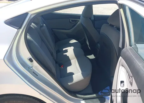 2015 Hyundai Elantra Se z USA, uszkodzony, nr VIN 5NPDH4AE1FH631203